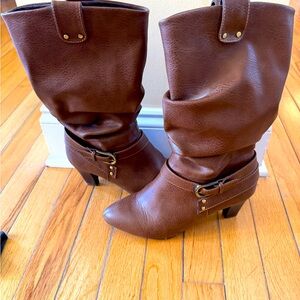 Size 6.5 Brown boots